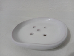 Biela keramick� mydelni�ka