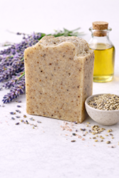 Pr�rodn� mydlo s levandu�ou Levandu�ov�