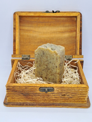 Rozmar�nov� mydlo v dekorat�vnej krabi�ke.